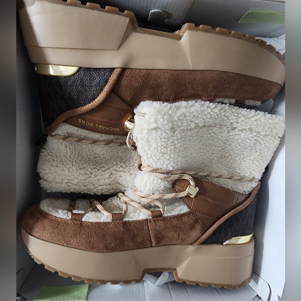 Michael kors muse pull on bootie